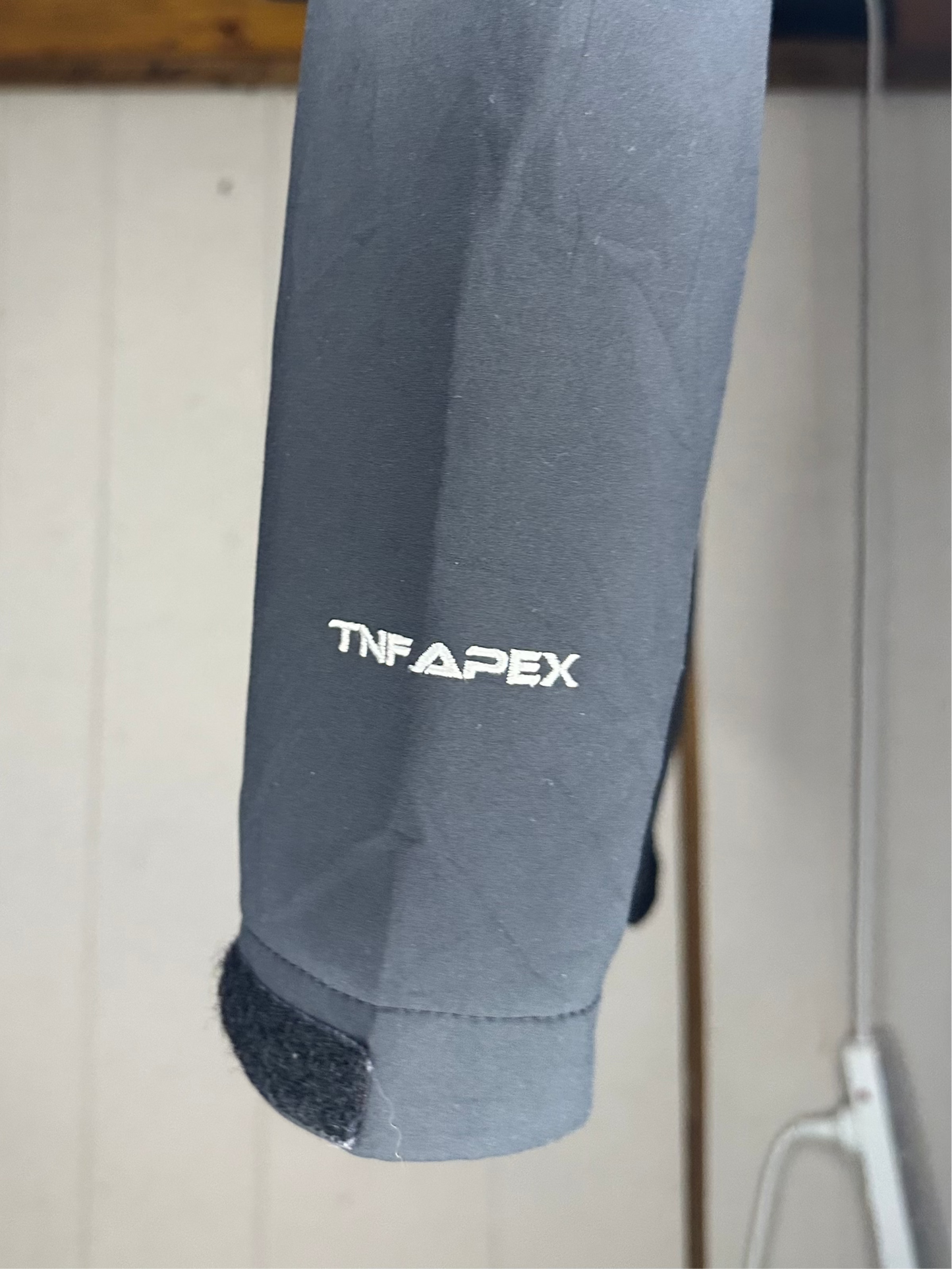 The North Face Mens Apex Zipper Jacket